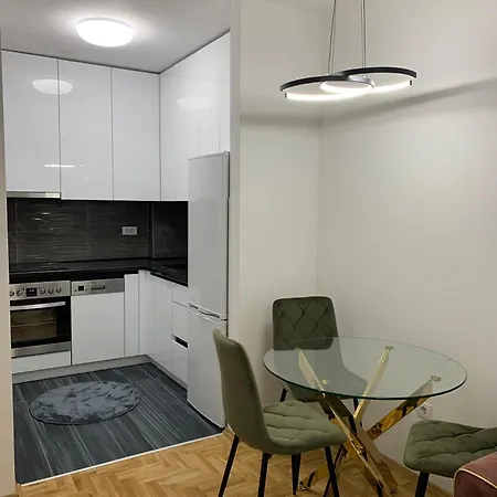 Apartment Zlatni San 2 *